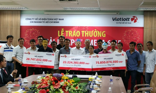 3-nguoi-trung-so-doc-dac-nhan-thuong-127-ty-dong-cung-luc