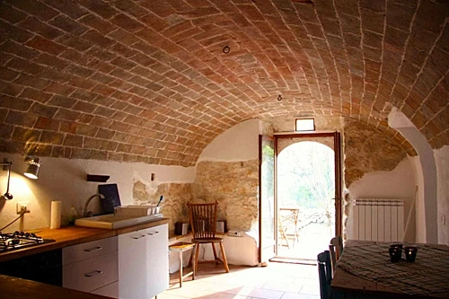 Căn biệt thự trung cổ nông thôn nước Italia bán với giá 50 bảng - 5