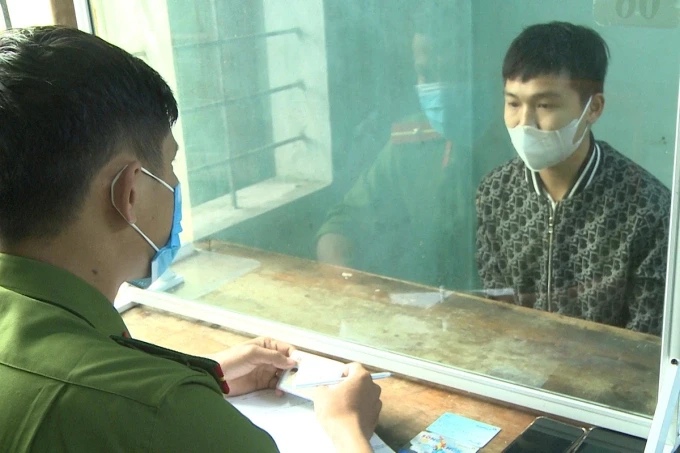 Trần Văn Quý tại cơ quan điều tra. Ảnh: Minh Thắng