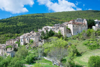 Biệt thự cổ nguyên vẹn Italy bán với giá 50 bảng