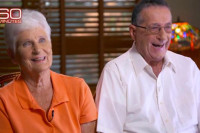 Cặp vợ chồng kiếm bộn tiền nhờ 'bẻ khóa' xổ số