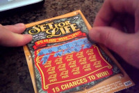 Người trúng xổ số 30 triệu USD bị chôn xác dưới sàn bê tông