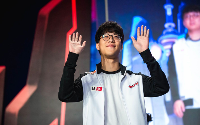 Smeb - game thủ thi đấu vị trí đường rừng xuất sắc - TOP game thủ LCK