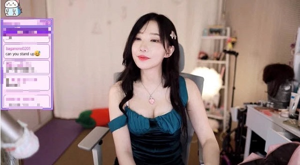 Streamer Magneta lộ hàng